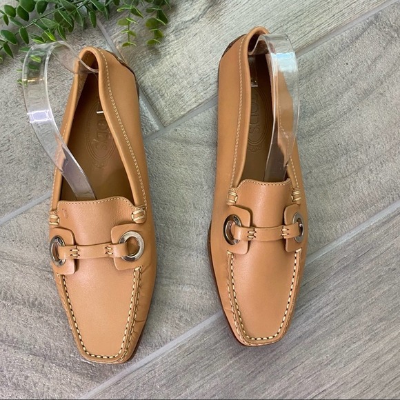 Tods Tan Leather Gommino Loafers Size 7 main image 4